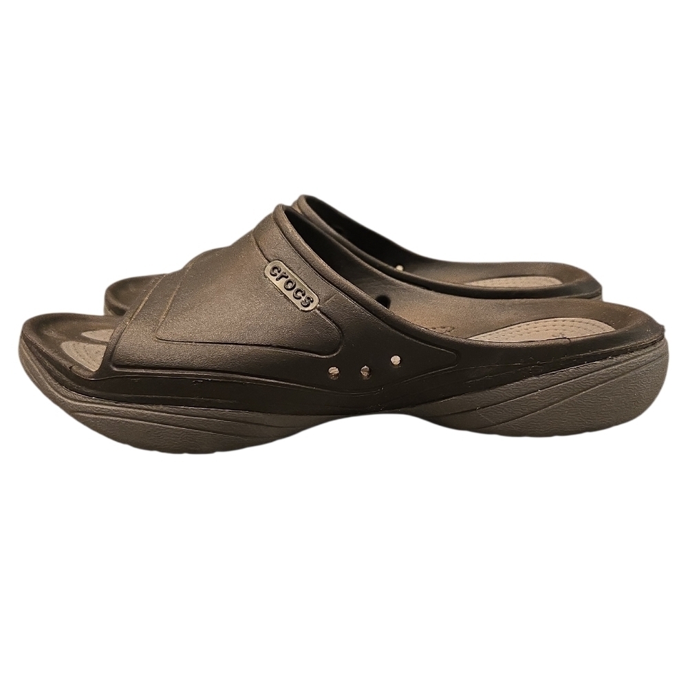 CROCS MODI FLIP FLOP SANDALS. SIZE W 9. M7. BLACK AND GREY.